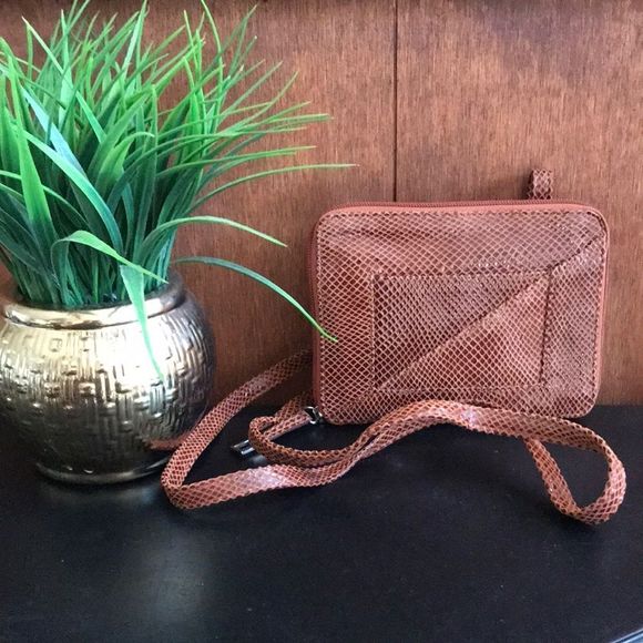 latico Handbags - LATICO ALL LEATHER 7x5 TEXTURED SMALL CROSSBODY CLUTCH WALLET STYLE NEW NWT